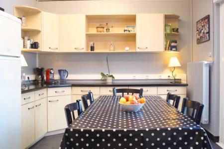 Bienvenue chez Flo: maison 4-12 personnes avec jardin a 10 min de Lille centre et du grand stade