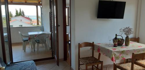 Apartments with a parking space Zdrelac Pasman - 8396