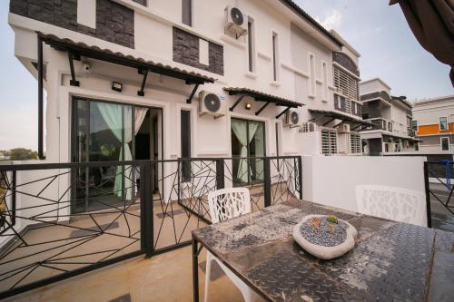The Best Hotel in Bayan Lepas - The  Lov Penang in Bayan Lepas