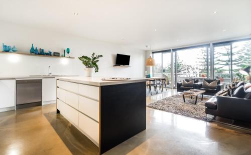 Kitchen, Aquabelle Apartments in Rye