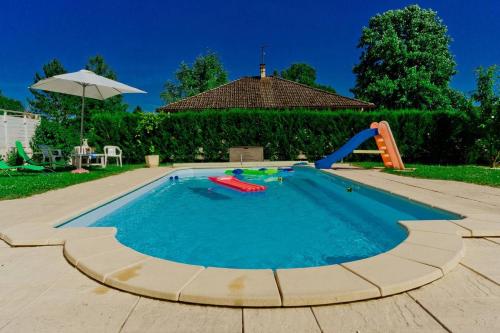 Úszómedence, Loft à La Campagne (Loft a La Campagne) in Porcieu-Amblagnieu