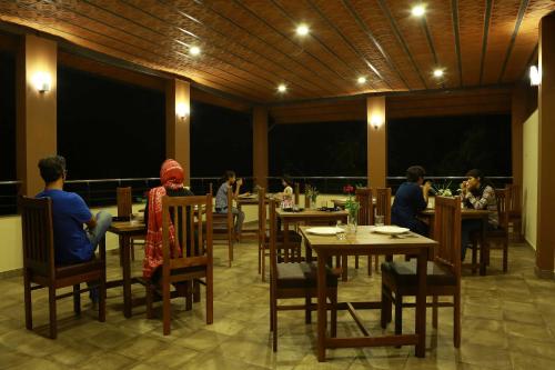 Létesítmények, Dakshin Ghats in Vellamunda