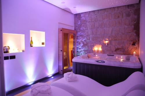 Hot tub, Cellamare Suite & Spa in Chiaia