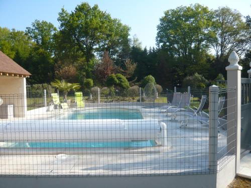 สระว่ายน้ำ, La Petite Ferme in วูซรง