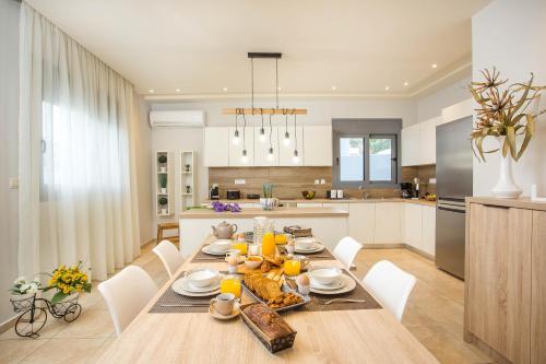  The Sisters Villa in Kalithies