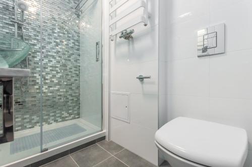 Apartments Golden Warsaw by Renters - image 3