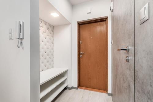 Apartments Golden Warsaw by Renters - image 13