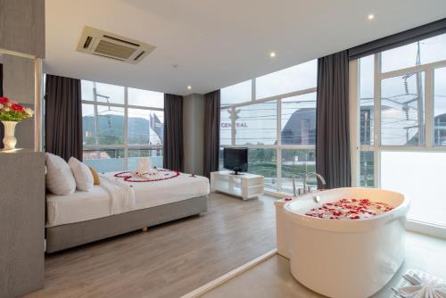 Dara Hotel near Phuket Weekend Night Market