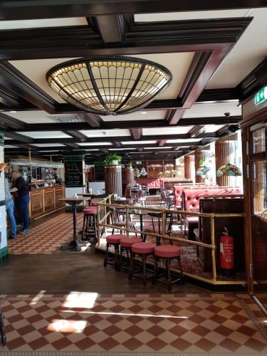Hotel Bishops Arms Mora - image 8