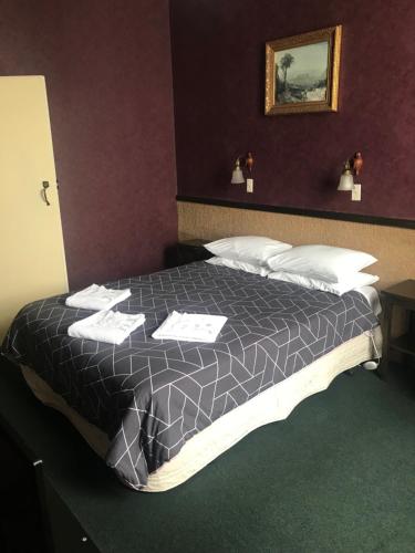 1 double bed