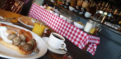 The Thatch Inn - image 4