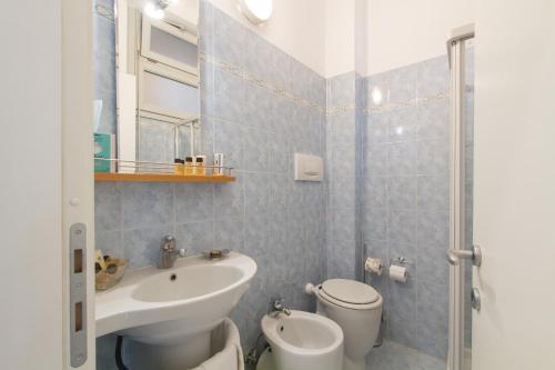 Casa Vacanza Fontana Del Delfino - image 3