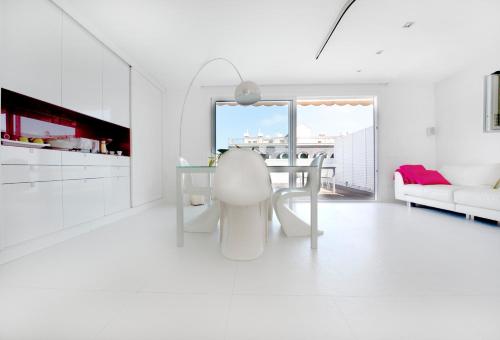 You Stylish El Born Apartments - image 4