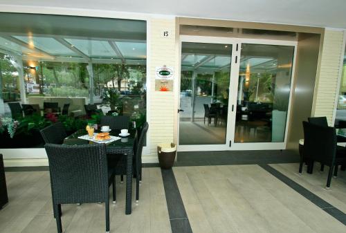 Hotel Vernel - image 8