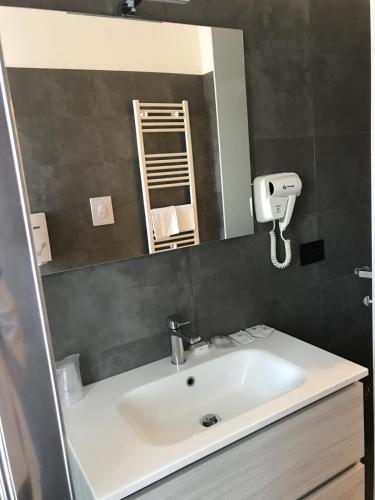 ROMA ROOMS - image 7