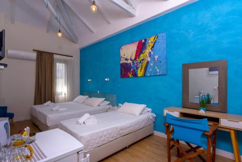 Standard Triple Room image 2