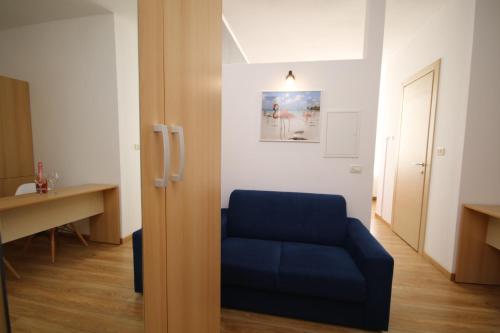 Studio Apartment image 10