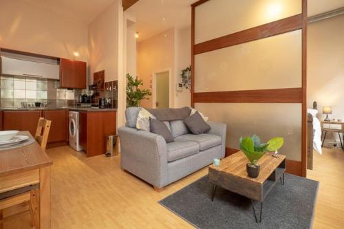 Stylish And Comfortable Lace Market Studio Apartment