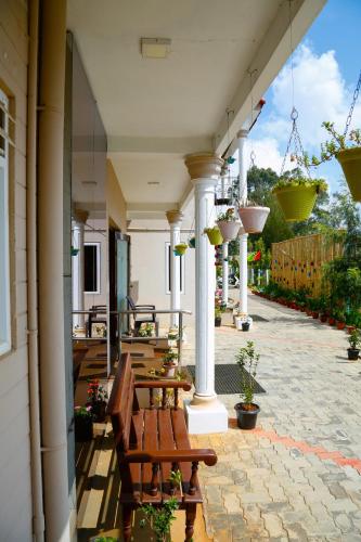 Facilities, PARADISE PERFECT - non smoking non alcoholic no unmarried couples in Ooty Racecourse