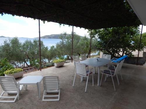  Apartment Marija - next to sea in Okrug Donji