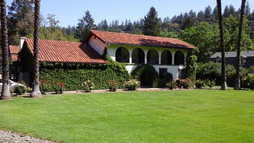 Spanish Villa Inn – St. Helena, CA
