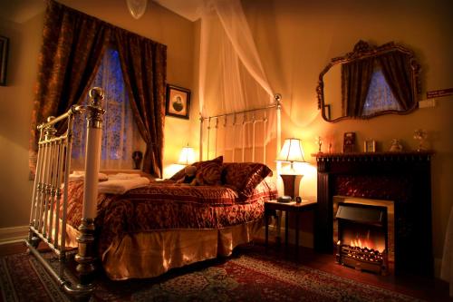 Blakes Manor Self Contained Heritage Accommodation in Deloraine