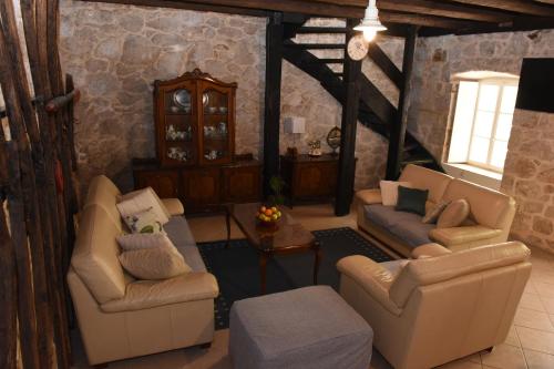  Traditional Croatian stone house in Baćina