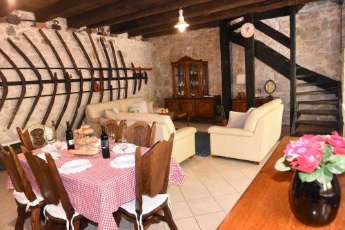  Traditional Croatian stone house in Baćina