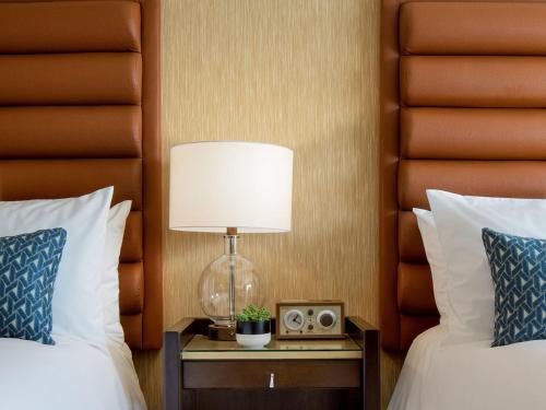 2 double beds