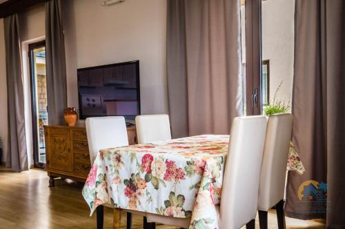 Mali Miločer Bay Accommodation - image 5