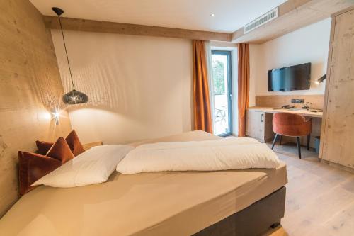 Deluxe Single Room with Balcony