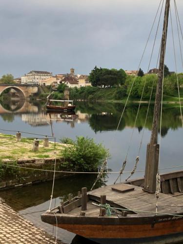 Chalet de campagne en Dordogne avec piscine in Saint-Agne