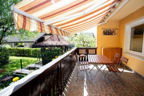 Hostel LakeBled 5