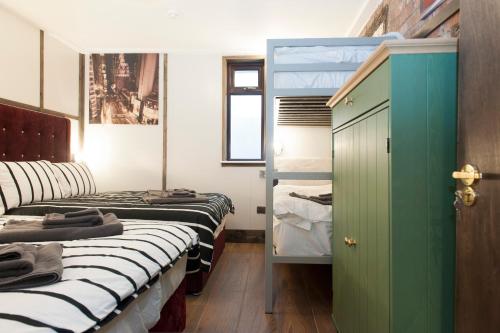 Talbot Coach House - image 12