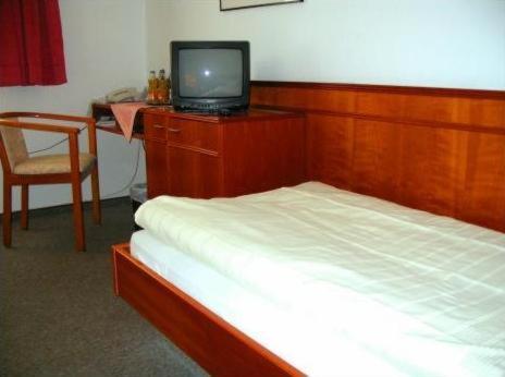 Hotel am Wasserturm - image 14