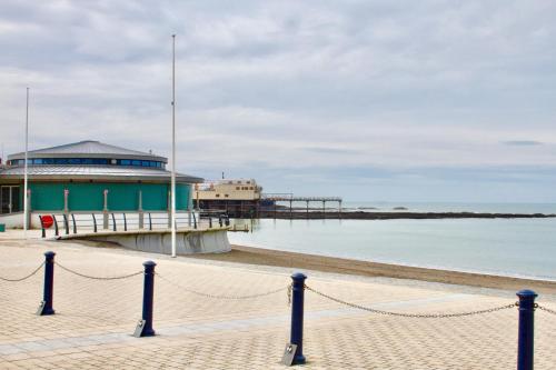 Helmsman Guesthouse - image 6