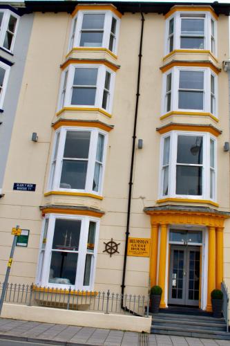 Helmsman Guesthouse - image 4