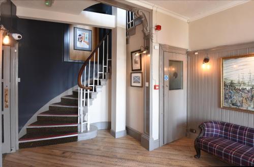Ardencaple Hotel by Greene King Inns - image 2