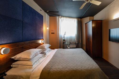 2 twin beds