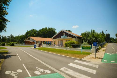 Hotel Les Pins - image 2