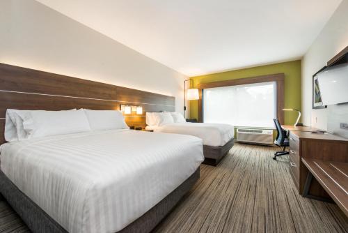 Standard Room with Two Queen Beds