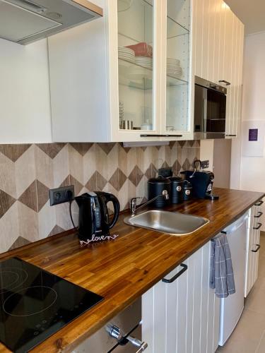 Facilities, Sandra's Lounge in Klagenfurt