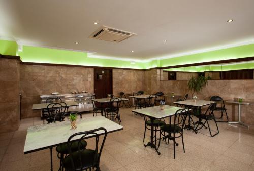 Bar/lounge, Eurohotel in Menorca