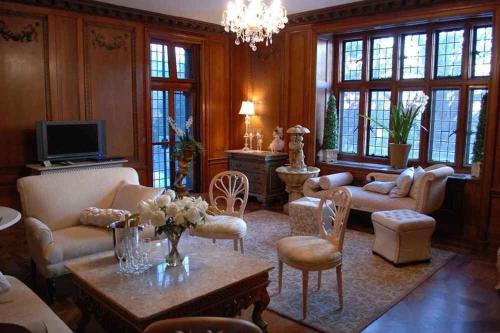 THE CASTLE AT SKYLANDS MANOR - BED AND BREAKFAST in Ringwood (NJ)