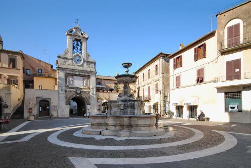  Casa Piazza del Comune, Pension in Sutri