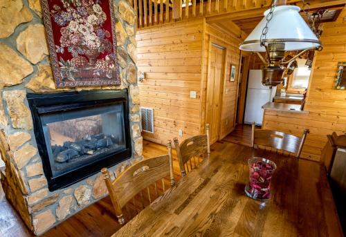 Lake Nantahala-Smoky Mountain Cabins - image 12
