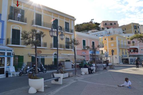 Exterior view, Maridea - Appartamenti Via Dante in Ponza Island
