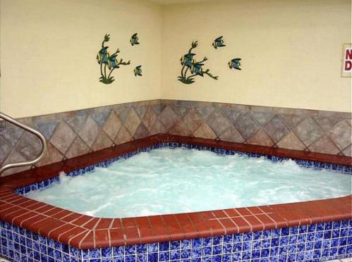 Comfort Inn & Suites thumb 4