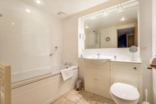 Royal Mile One Apartment - image 12