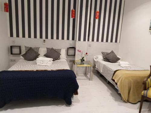 Deluxe with Extra Bed image 6